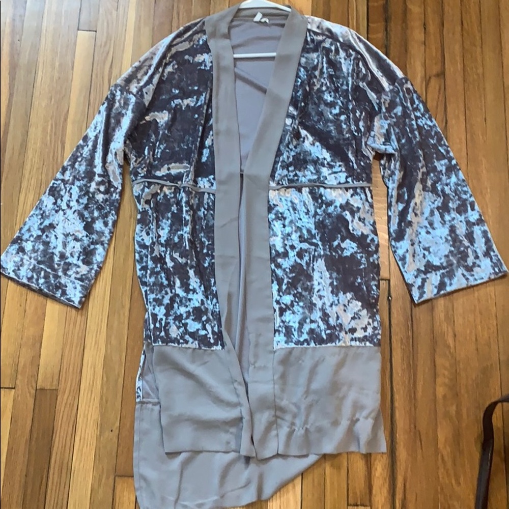 UO velvet kimono 🌙